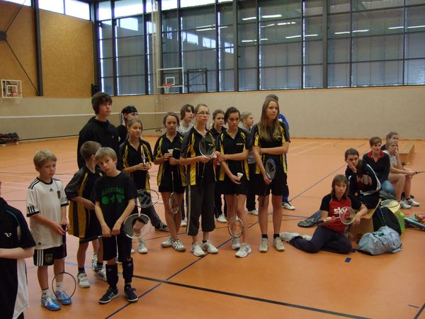 Teilnehmer auf der linken Seite Teilnehmer auf der linken Seite