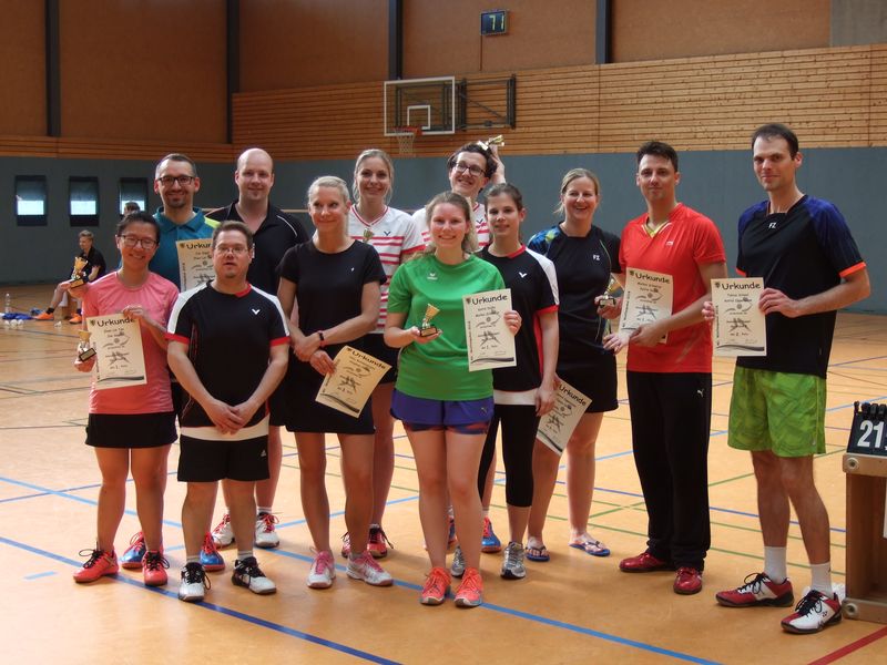 Einige Platzierte des gemischten Doppel 20180421-welfenpokal-2018