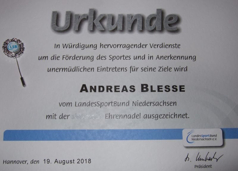 Nadel und Urkunde 20190207-urkunde-lsb-ehrennadel